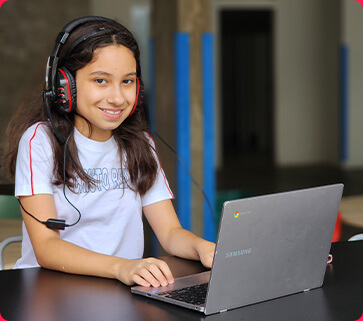 Educação TecnológicaEstamos conectados à nova era da educação. Contamos com ferramentas digitais como Google for Education e IsCool App. Além disso, a partir do 6º ano, os alunos utilizam Chromebooks na sala de aula.