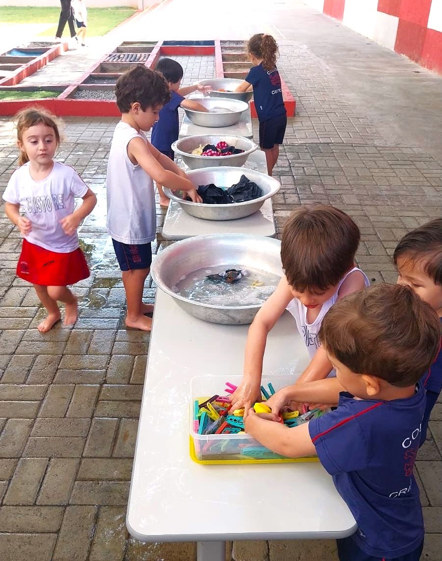 Ambiente AcolhedorO acolhimento é o alicerce fundamental de uma experiência de aprendizado prazerosa e significativa. Aqui, acolhemos nossos alunos com cuidado, carinho e olhar individual para suas necessidades.