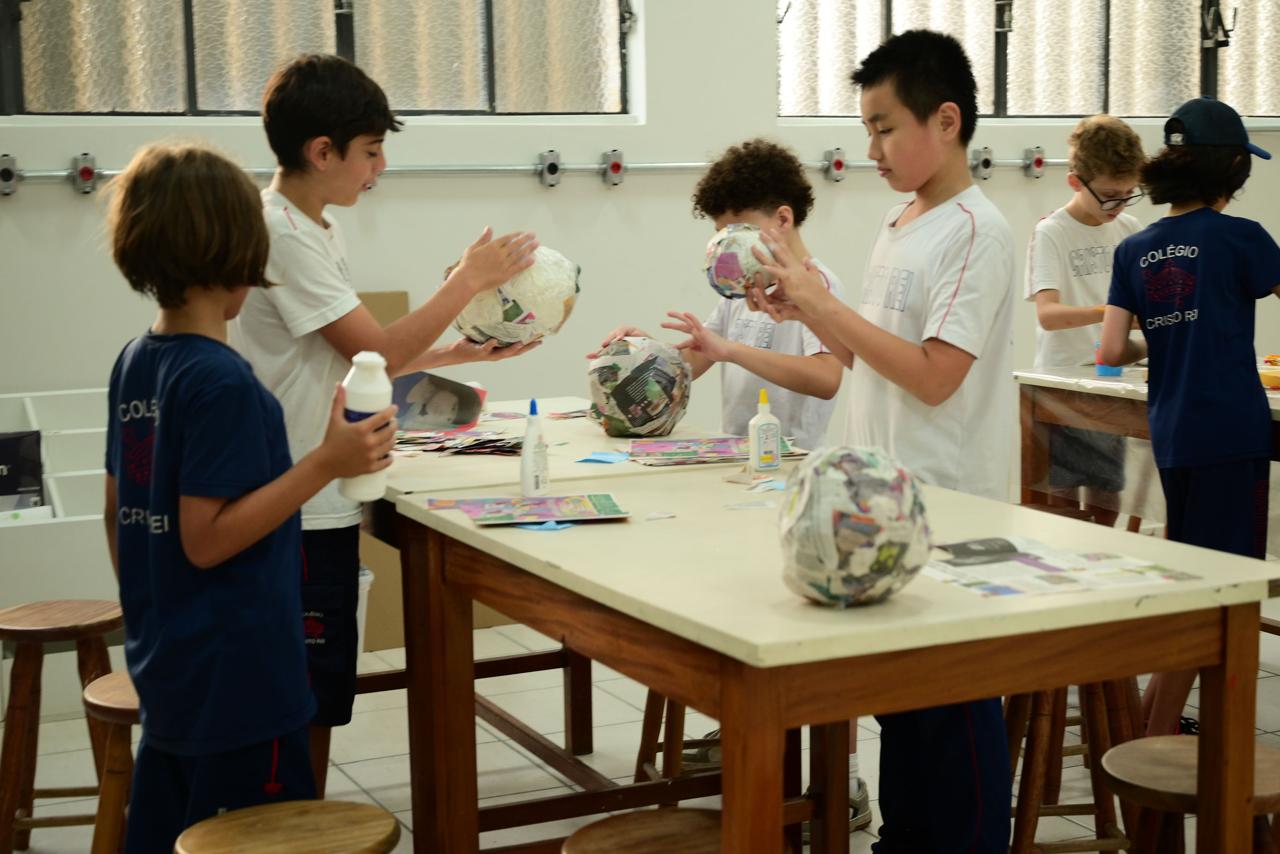 Cultura Maker e InovaçãoNosso moderno Espaço Maker é um convite ao protagonismo de novas ideias, que propicia o desenvolvimento de competências como criatividade, autonomia e empatia por meio da criação de projetos tecnológicos e inovadores com muita mão na massa.