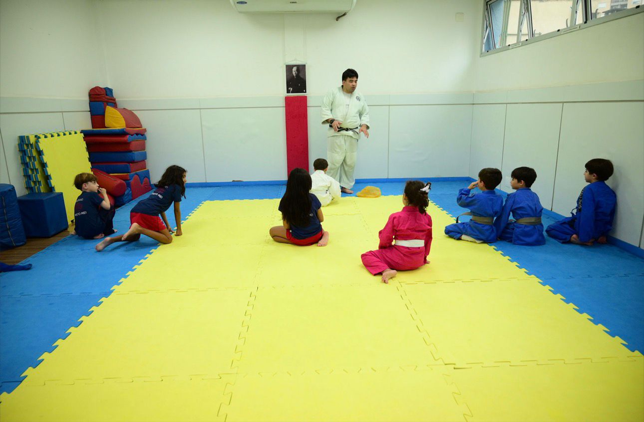 Parcerias EducacionaisContamos com o apoio de diversos parceiros para fortalecer nossa proposta educacional no que se refere a esportes, alimentação, atividades lúdicas, tecnologia e inovação.